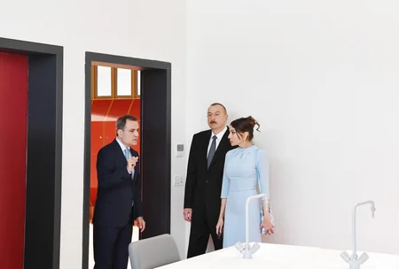 Prezident İlham Əliyev Bakıda Heydər Əliyev adına Müasir Təhsil Kompleksinin yeni binasının açılışında iştirak edib - YENİLƏNİB