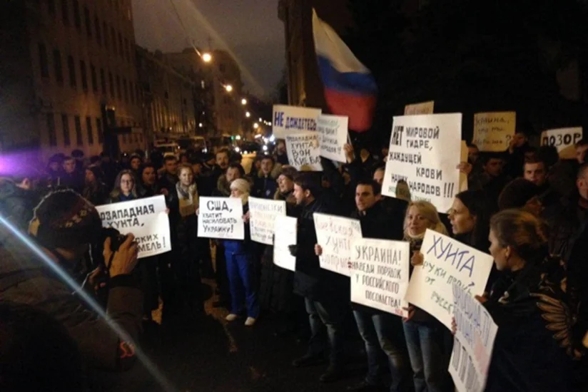 В Москве забросали яйцами посольство Украины