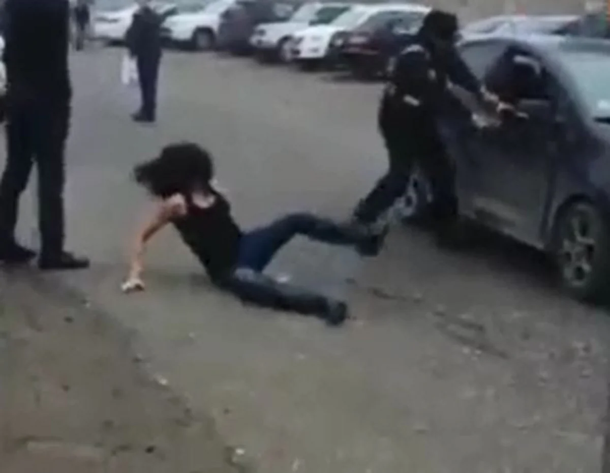 Ekspert: Yol polisi fiziki gücü qanunun tələblərinə uyğun tətbiq etməlidir - RƏY