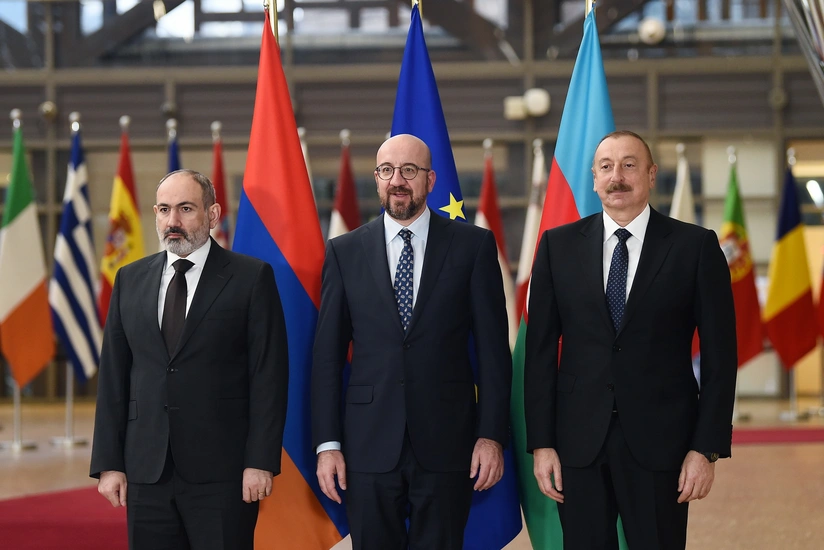 Кремль: Позитивно оцениваем планы Баку и Еревана начать переговоры по мирному договору