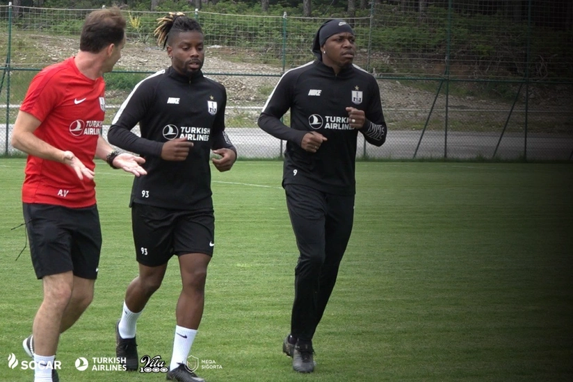 Neftçinin iki futbolçusu klubun Türkiyədəki düşərgəsini tərk edib