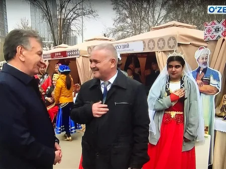 Özbəkistan Prezidenti Azərbaycan guşəsini ziyarət edib
