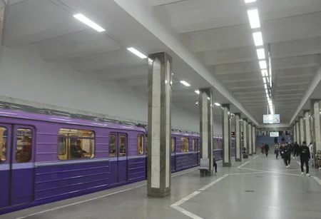 “Əhmədli” metrostansiyasında yeni işıqlandırma sistemi quraşdırılıb