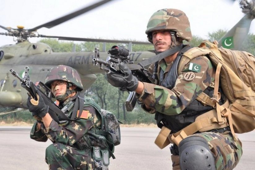 Pakistan ordusu ölkənin şimal-qərbində 13 terrorçunu məhv edib
