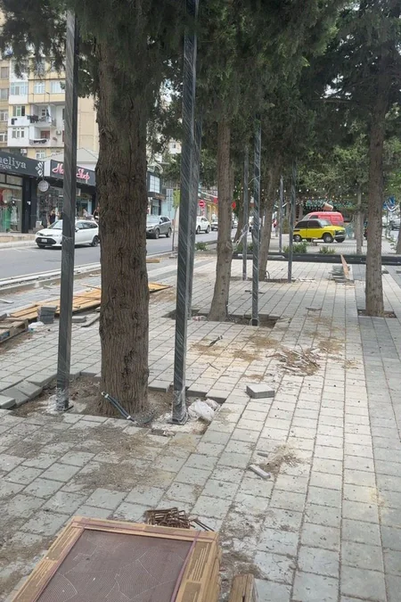 Bakıda qanunsuz quraşdırılan metal konstruksiyalar sökülüb