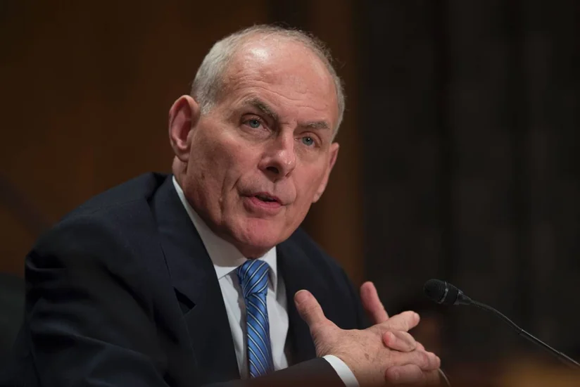 ABŞ-da viza alarkən sosial şəbəkələrdəki hesabların şifrələrini tələb etmək fikri irəli sürülüb