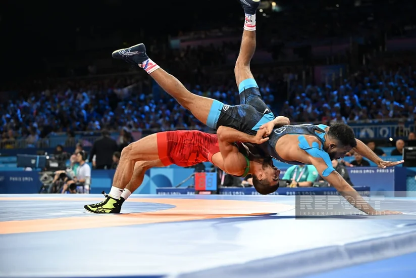 Париж-2024: Азербайджанский борец вышел в 1/4 финала
