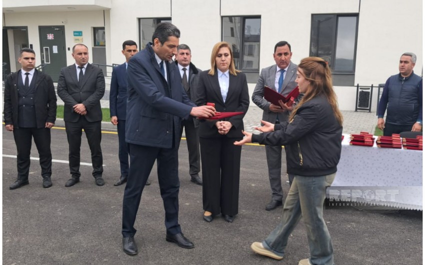 Suqovuşan kəndinə yola salınan növbəti köç karvanı çatıb, mənzillərin açarları təqdim edilib - YENİLƏNİB-2
