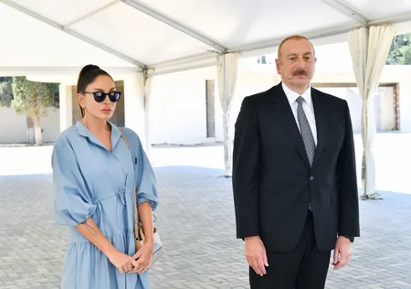 Президент и первая леди ознакомились с работами, проводимыми в Центральном ботаническом саду