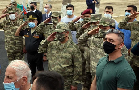 Zakir Həsənov şəhid generalla vida mərasimində iştirak edib