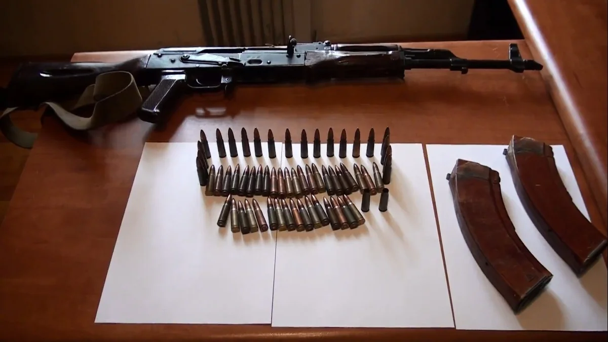 Hacıqabul sakinindən qanunsuz silah-sursat götürülüb