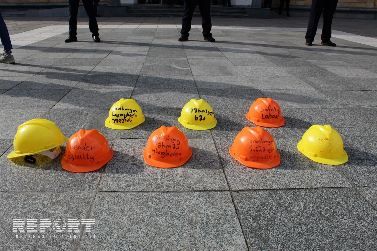 Gürcüstanda hökumət binası qarşısında etiraz aksiyası keçirilib