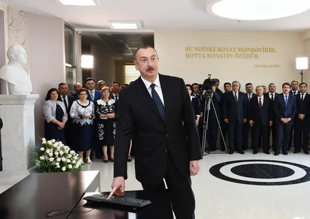 Президент Ильхам Алиев принял участие в церемонии подачи питьевой воды в город Хызы и поселок Алтыагадж