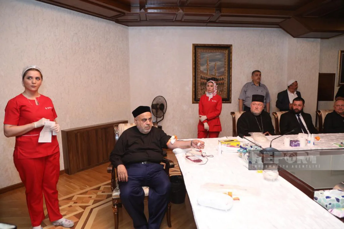 Allahşükür Paşazadə qan verib