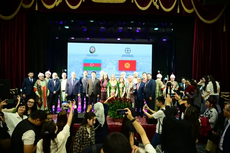Bişkekdə Azərbaycanın Qədim Musiqi Alətləri Ansamblının konserti olub