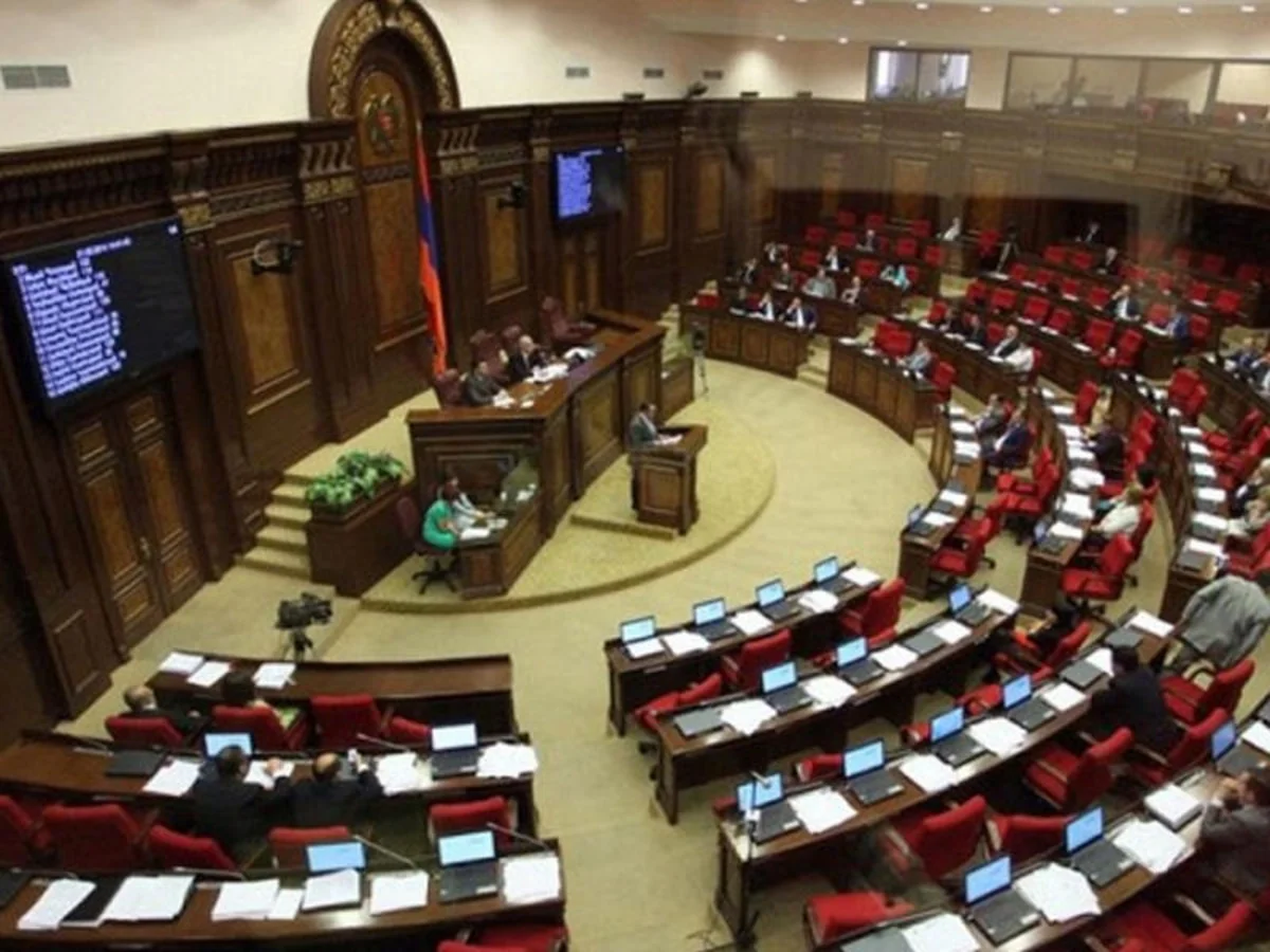 Ermənistan müxalifəti parlamentin iclasını boykot etdi