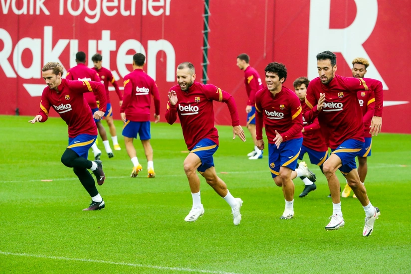 Barselonanın 8 futbolçusu Sevilya ilə matçı buraxacaq