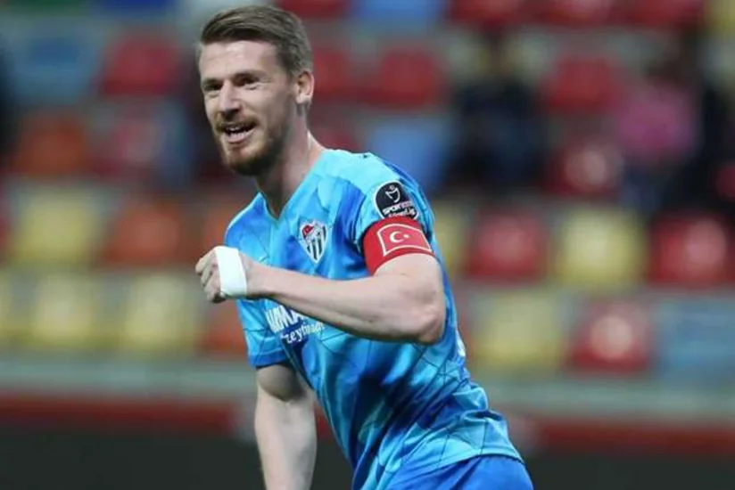 ​Qalatasaray Bursasporun müdafiəçisini transfer edib