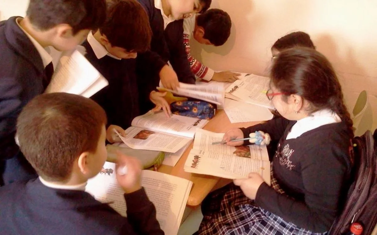 Azərbaycanda təhsildə rus dili qorunub saxlanılacaq