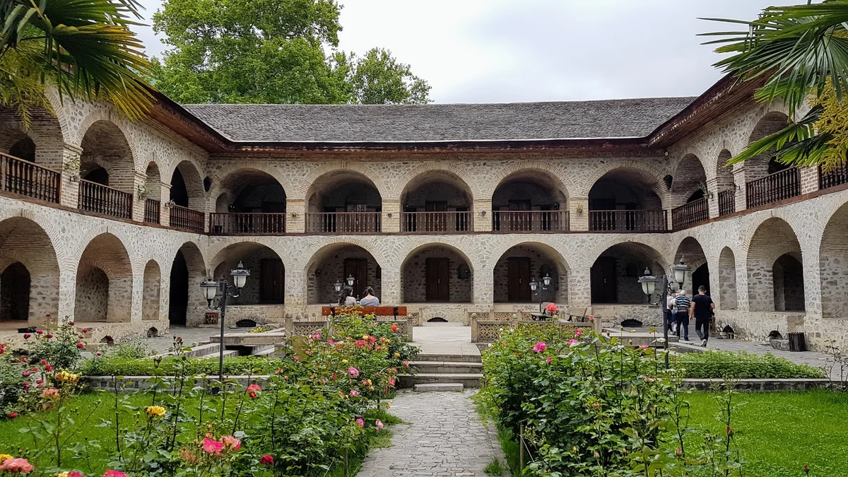 Şəkidəki “Karvansaray” Mehmanxana Kompleksi ləğv olunur