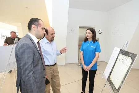 Beynəlxalq Media Forumunun iştirakçıları Azərbaycan çap mətbuatı tarixinin inciləri sərgisi ilə tanış olublar