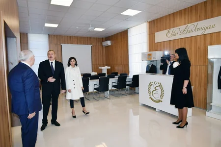 Prezident İlham Əliyev və birinci xanım Şəkidə Heydər Əliyev Mərkəzinin açılışında iştirak ediblər