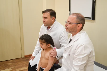 Bakıda “Həyat Fondu”nun təşkilatçılığı ilə pulsuz tibbi müayinə keçirilir