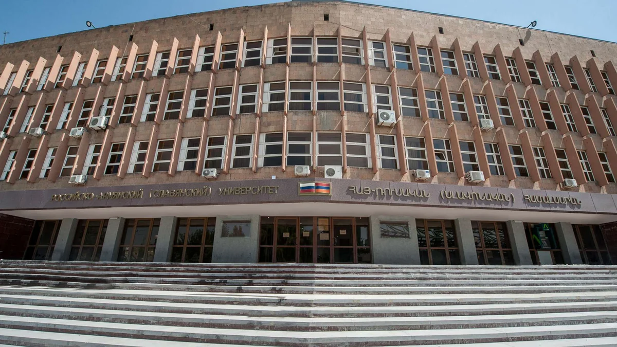 İrəvandakı Rusiya-Erməni Universiteti ətrafında qalmaqal yaranıb