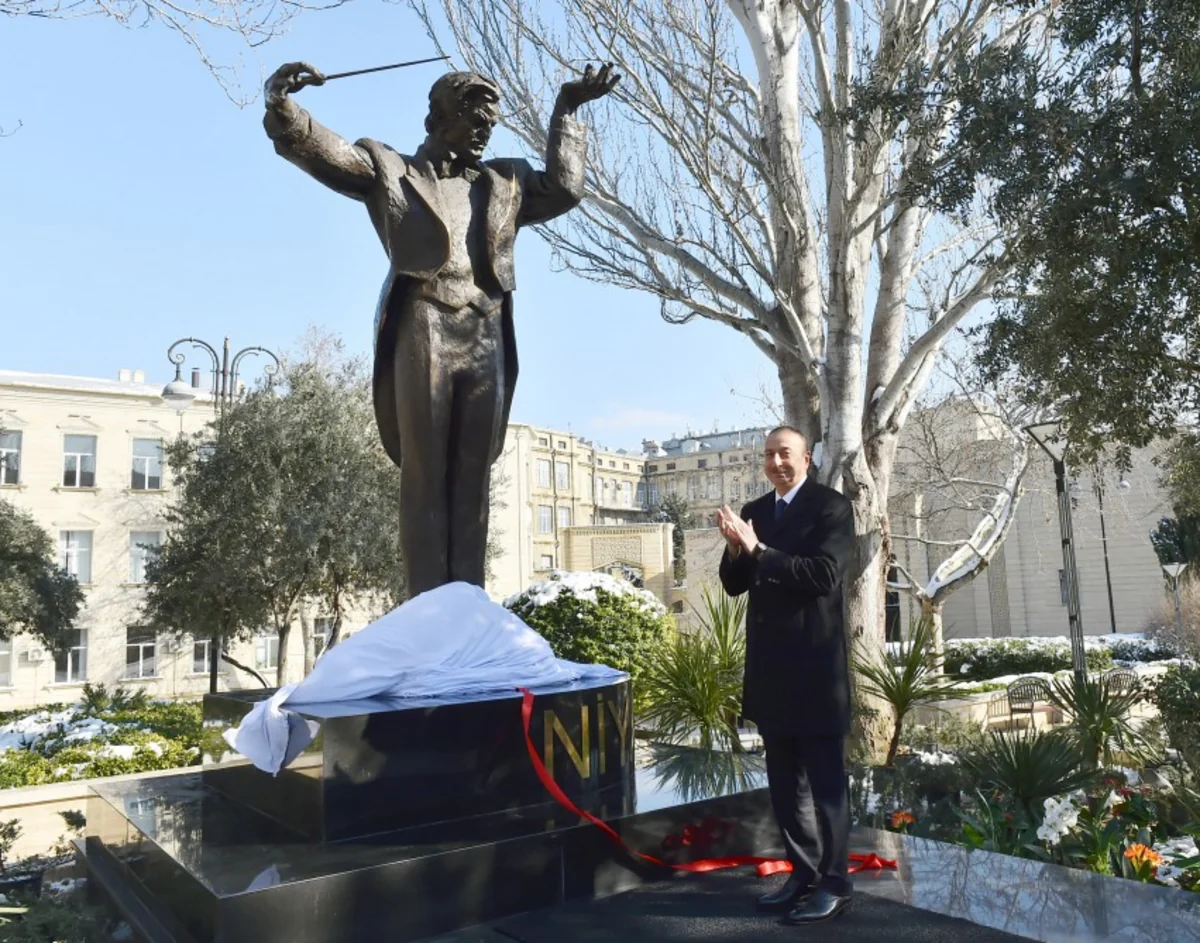 Prezident İlham Əliyev maestro Niyazinin Bakıda abidəsinin açılış mərasimində iştirak edib - YENİLƏNİB