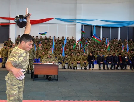 Azərbaycan Ordusunda daşqaldırma birinciliyi keçirilib