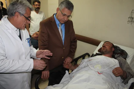 Azərbaycanın hökumət rəsmiləri İğdırdakı qəzada yaralanan ölkə vətəndaşlarını ziyarət ediblər