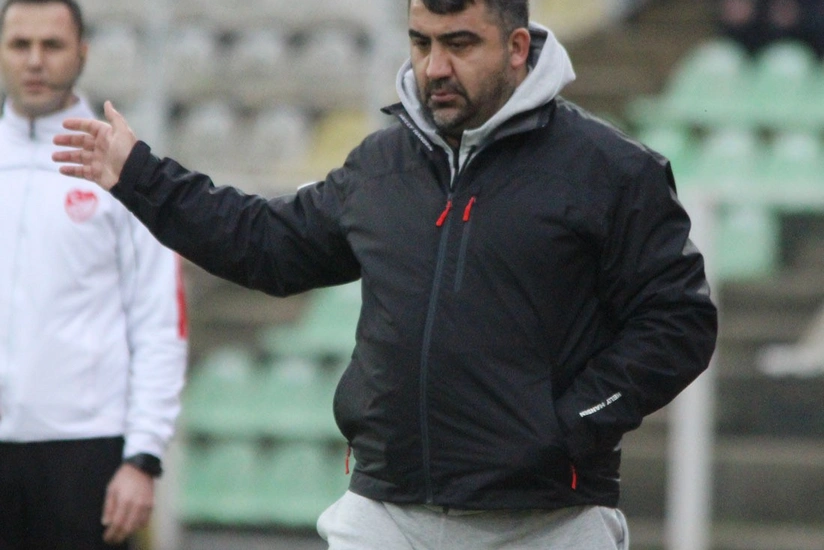 Türkiyə klubu 18 gün əvvəl anlaşdığı baş məşqçi ilə vidalaşıb