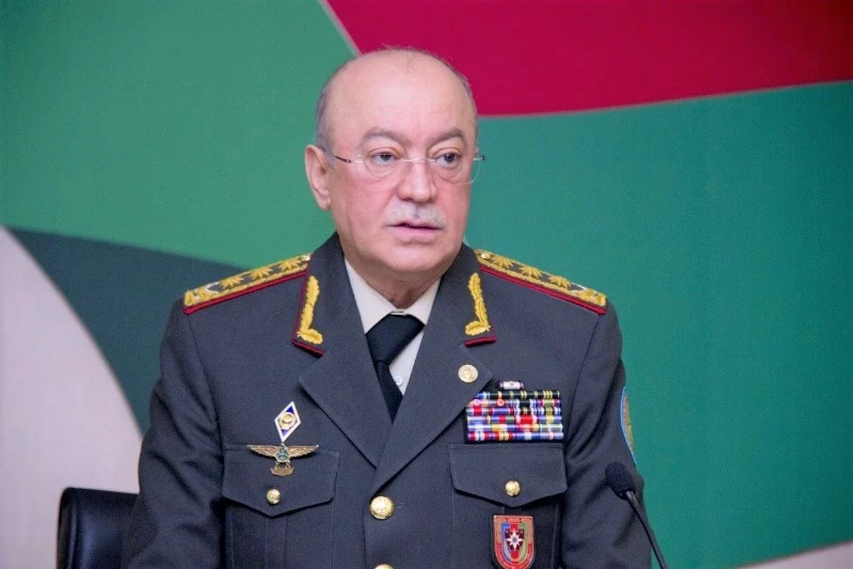 Kəmaləddin Heydərov və Eldar Əzizov Neft Emalı Zavodunun ərazisində baş vermiş yanğın yerinə gəlib