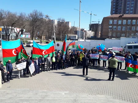 Azərbaycanlılar Kiyevdə həmrəylik aksiyası keçirib
