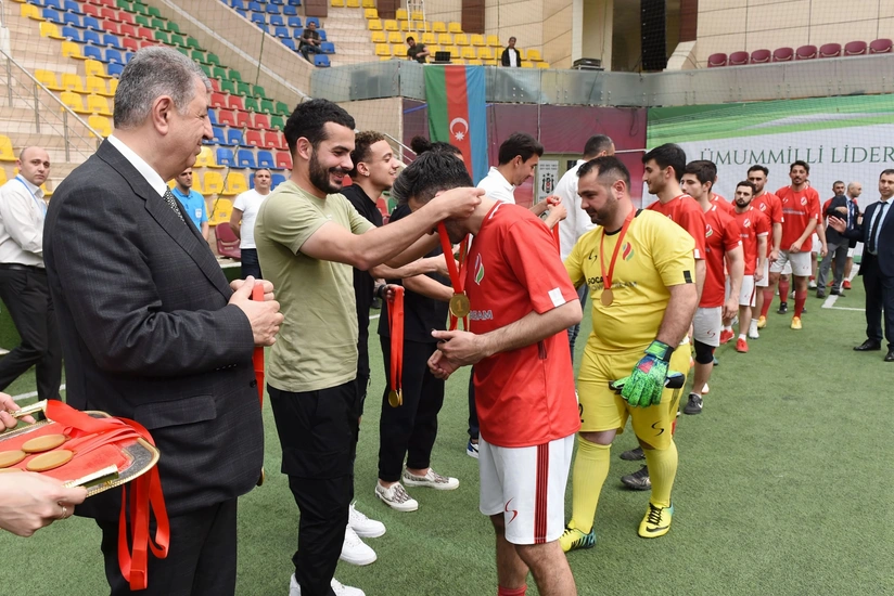 “Heydər Əliyev İli” çərçivəsində SOCAR-ın təşkilatçılığı ilə mini-futbol turnirinin final oyunu keçirilib