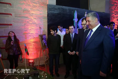 Azərbaycanın tarixi qəhrəmanları gənclərin gözü ilə sərgisinin təqdimat mərasimi keçirilib - FOTO