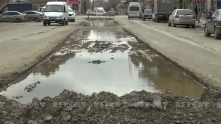 Biləsuvarda kanalizasiya üçün qazılan yolların bərpası yaddan çıxıb