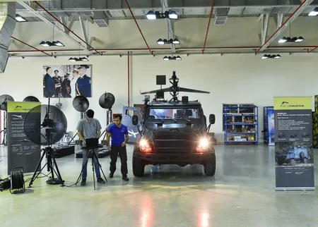 Президент Азербайджана принял участие в презентации БПЛА Zərbə