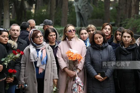 Görkəmli bəstəkar Fikrət Əmirovun məzarı ziyarət olunub