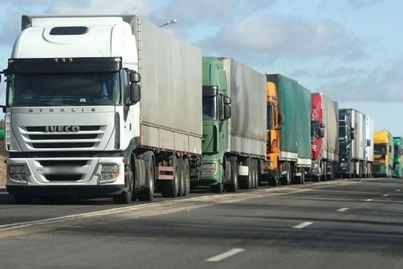 Агентство: На таможенном посту Красный мост ожидают 440 автомобилей