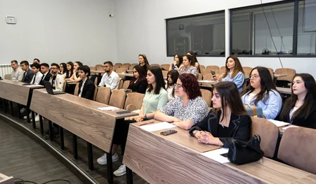 Peşə təhsilli tələbələr üçün kommunikasiya təlimləri keçirilib