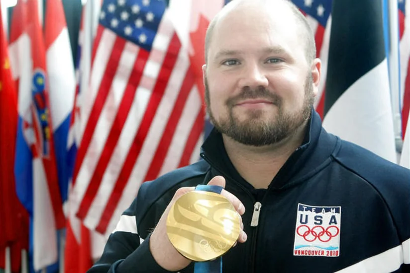 Олимпийский чемпион бобслеист Холкомб найден мертвым