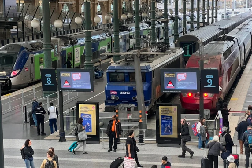Французская SNCF: Поджоги ж/д путей затронут около 800 тыс. пассажиров