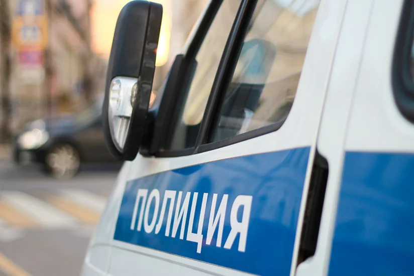 Moskvada bir nəfər polisə atəş açıb, evdə partlayış törədib