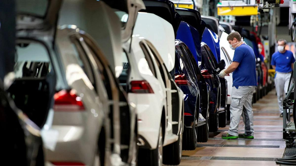 Azərbaycan minik avtomobili istehsalını 20 %-dən çox azaldıb