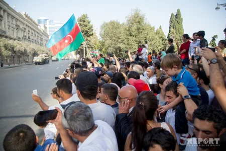 Bakının azadlığının 100 illiyi  - möhtəşəm paraddan FOTOREPORTAJ - VİDEO