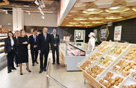 President Ilham Aliyev views Ganja Mall