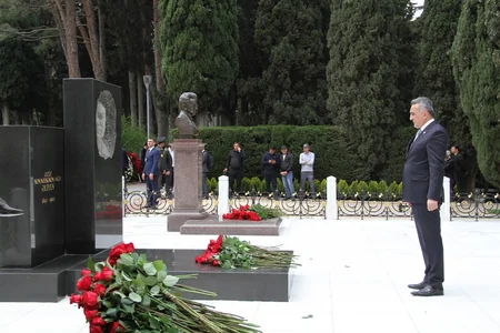 Vəkillər Kollegiyasının rəhbərliyi Heydər Əliyevin xatirəsini yad ediblər