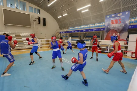 Sahil Babayev və Fərid Qayıbov boks millisinin məşqini izləyib