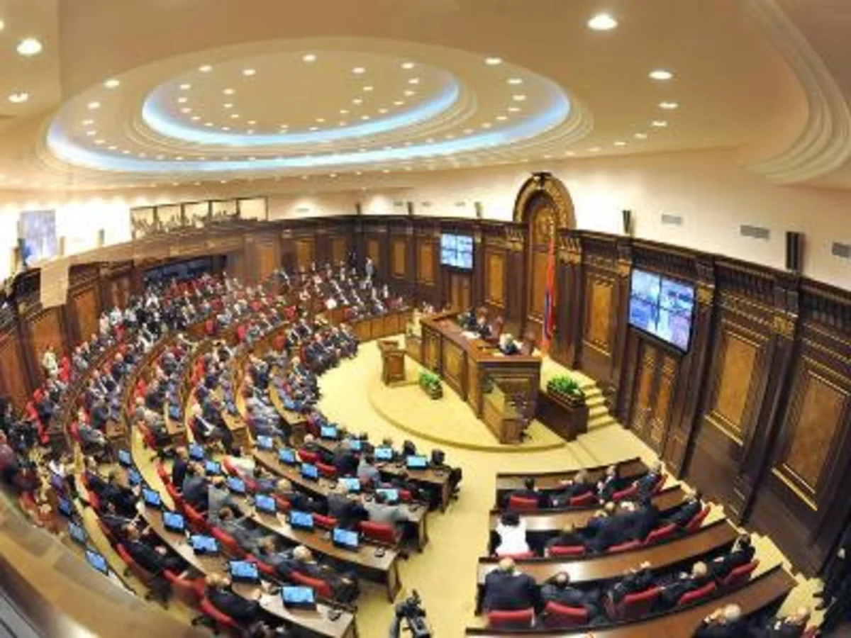 Парламент Армении предлагает сбор денег в страховой фонд военнослужащих